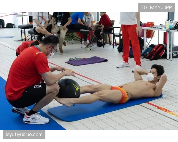徐嘉余训练完直接打飞的去吃米其林,这自律和放纵切换得也太丝滑了